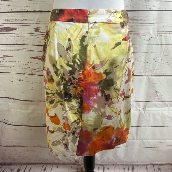 J. Crew spring floral the pencil skirt size 4 - Picture 4 of 5